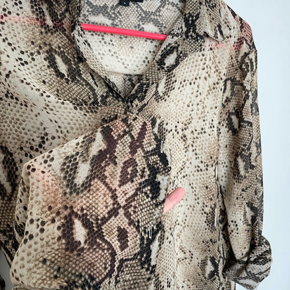 blouse - Picture 3 of 3